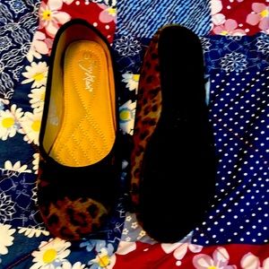 Cute leopard flats